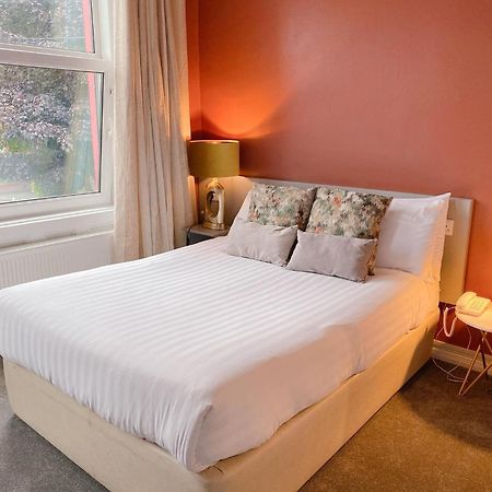 Rose Lodge Guest House コーク エクステリア 写真